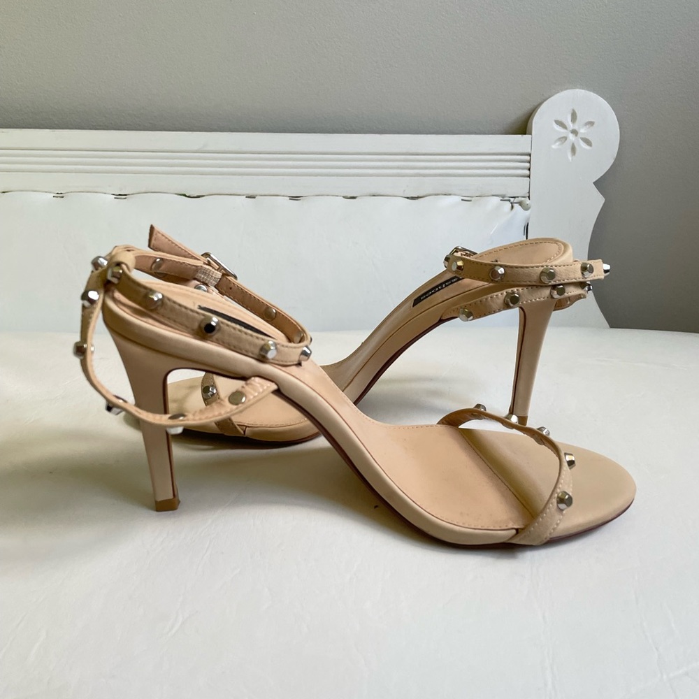 NUDE OPEN TOE HEELS ANKLE STRAP SILVER STUDS WIDE TOWN SHOES BEIGE NEUTRAL
